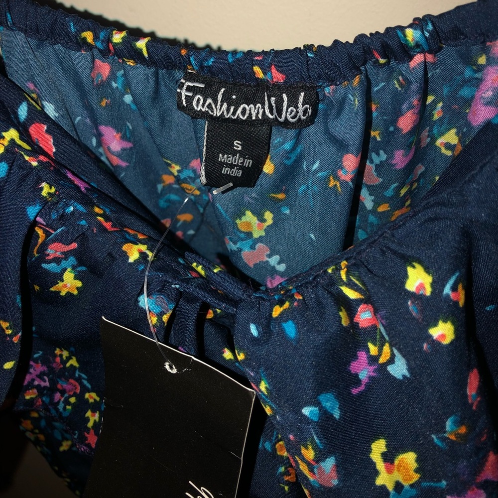 BNWT Romper Size Small - Picture 2 of 4